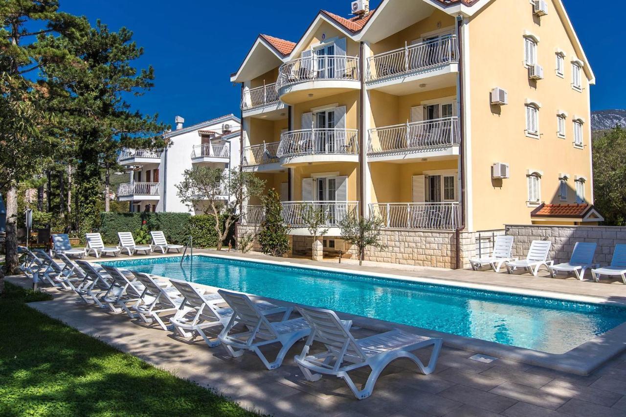 Apartments With A Swimming Pool Jadranovo, Crikvenica - 3238 Ngoại thất bức ảnh